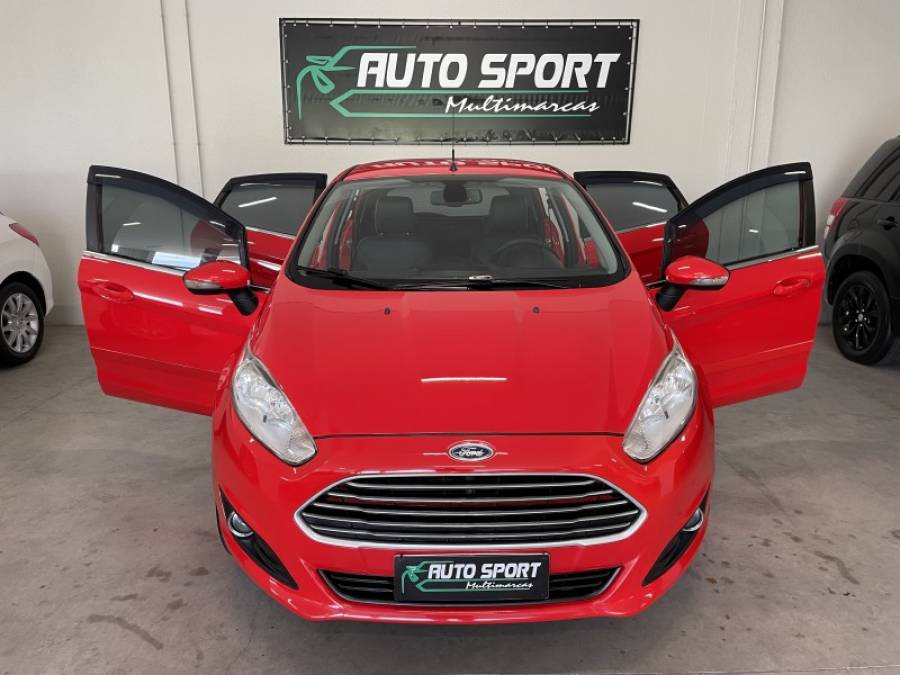 FORD - FIESTA - 2013/2014 - Vermelha - R$ 45.000,00