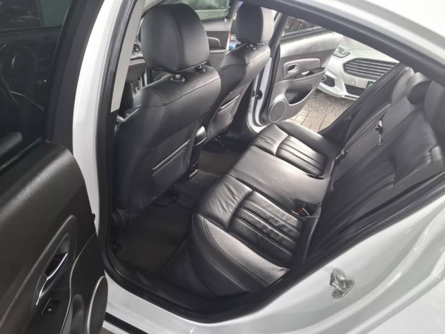 CHEVROLET - CRUZE - 2011/2012 - Branca - R$ 55.000,00