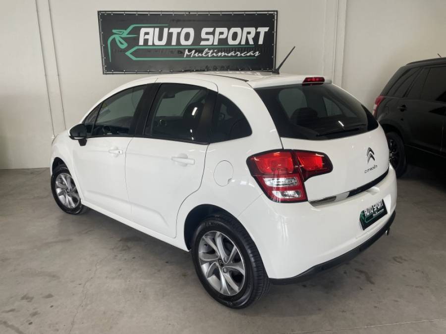 CITROËN - C3 - 2015/2016 - Branca - R$ 40.000,00