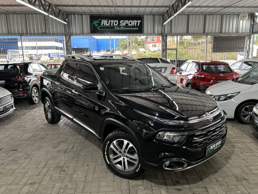 FIAT - TORO - 2017/2018 - Preta - R$ 99.800,00