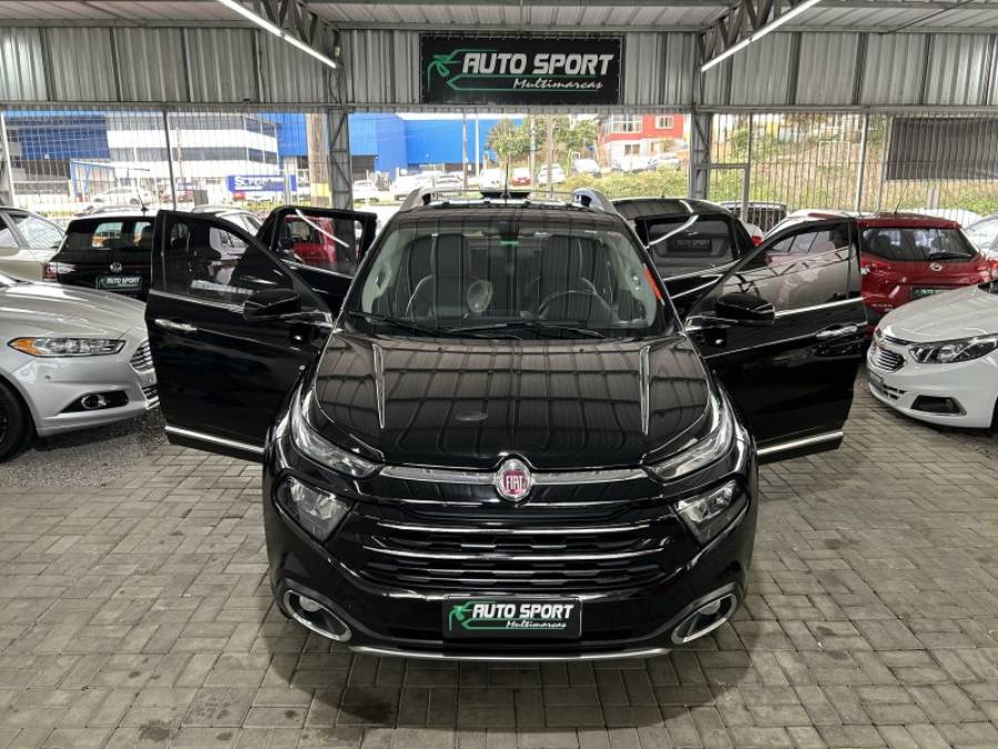 FIAT - TORO - 2017/2018 - Preta - R$ 99.800,00