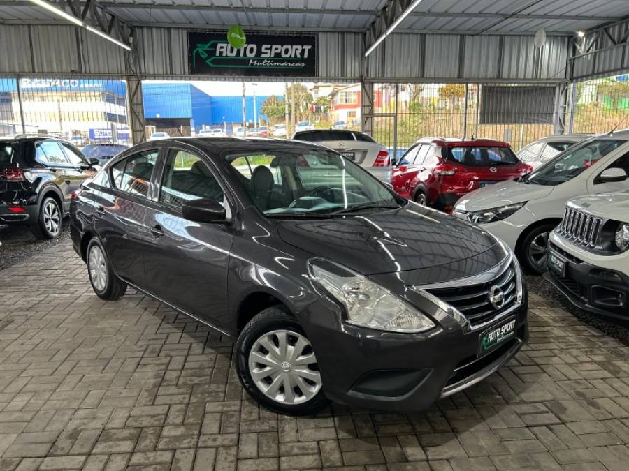 NISSAN - VERSA - 2016/2016 - Cinza - R$ 46.900,00