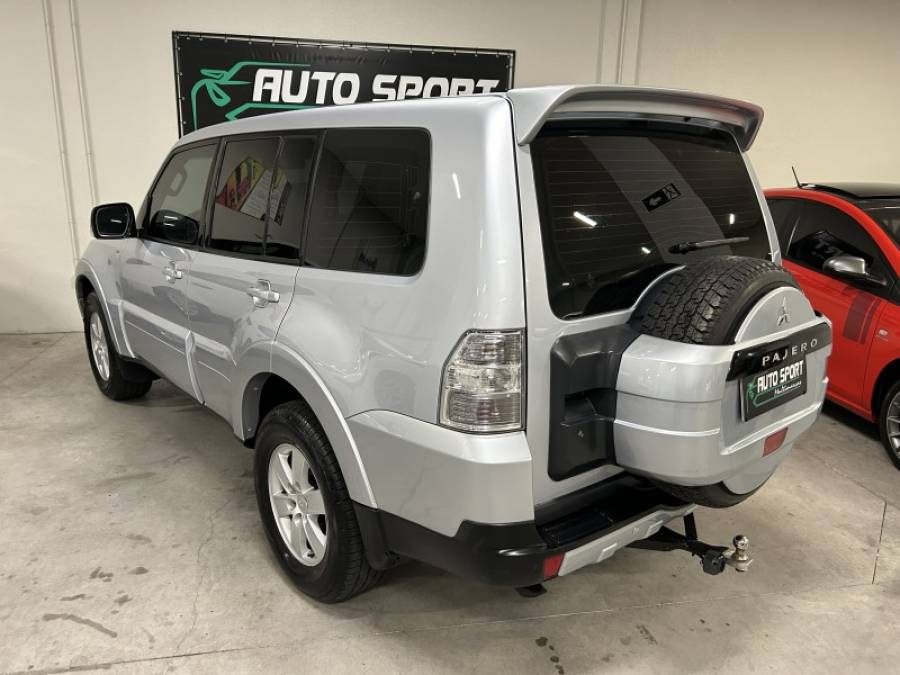 MITSUBISHI - PAJERO FULL - 2007/2008 - Prata - R$ 72.900,00