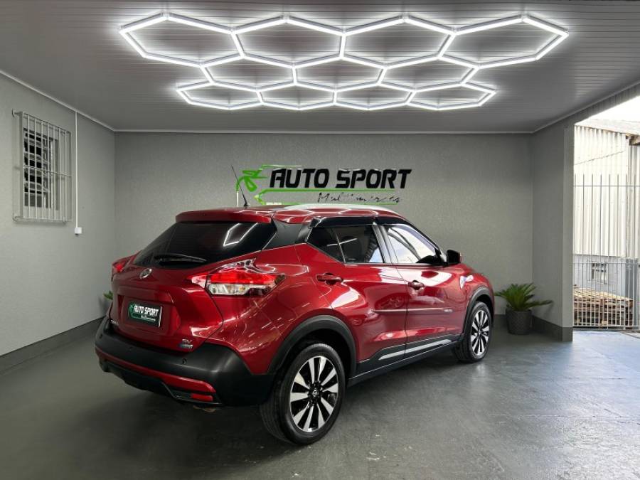 NISSAN - KICKS - 2017/2018 - Vermelha - R$ 82.900,00