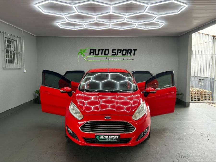 FORD - FIESTA - 2013/2014 - Vermelha - R$ 45.000,00