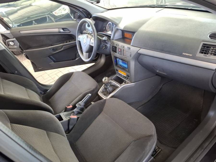 CHEVROLET - VECTRA - 2011/2011 - Preta - R$ 43.900,00