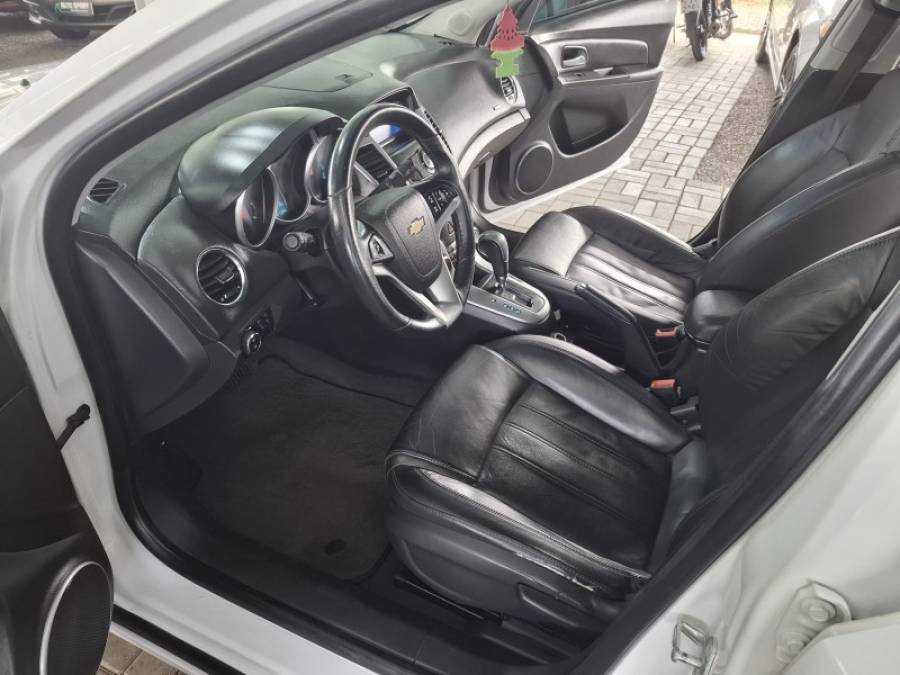 CHEVROLET - CRUZE - 2011/2012 - Branca - R$ 55.000,00