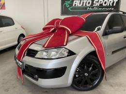 RENAULT - MÉGANE - 2011/2011 - Prata - R$ 35.900,00