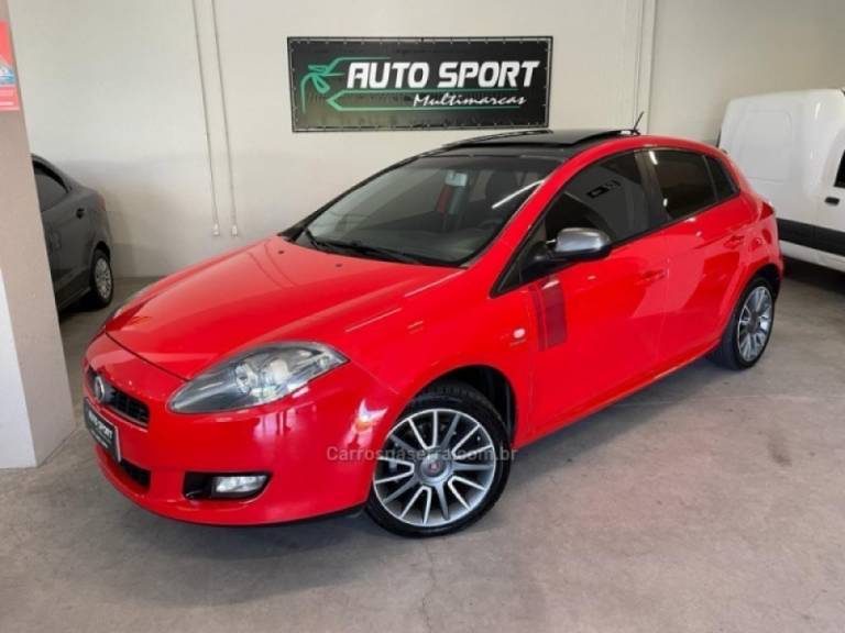 FIAT - BRAVO - 2012/2013 - Vermelha - R$ 44.000,00