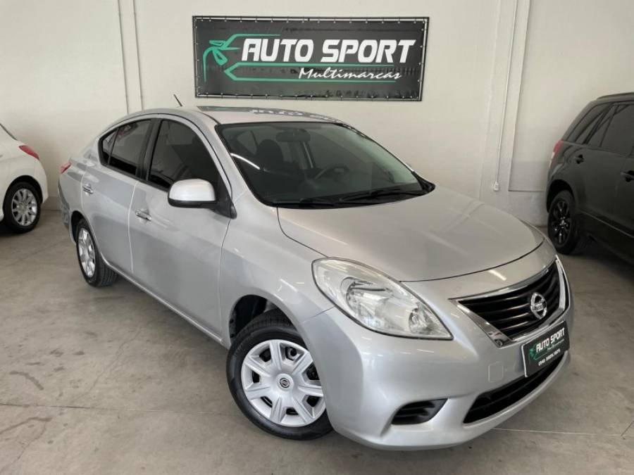 NISSAN - VERSA - 2012/2012 - Prata - R$ 33.900,00