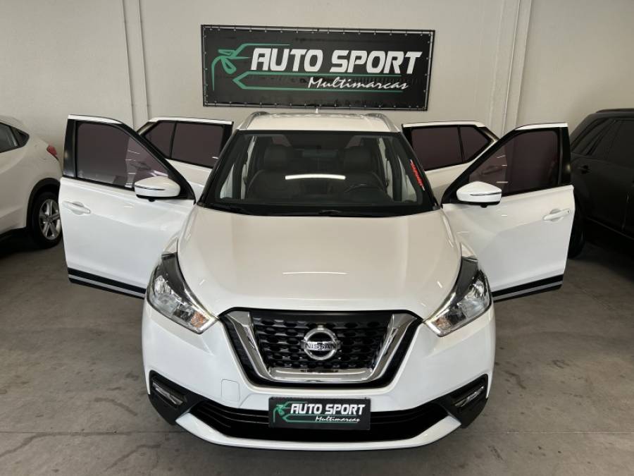 NISSAN - KICKS - 2016/2017 - Branca - R$ 85.000,00