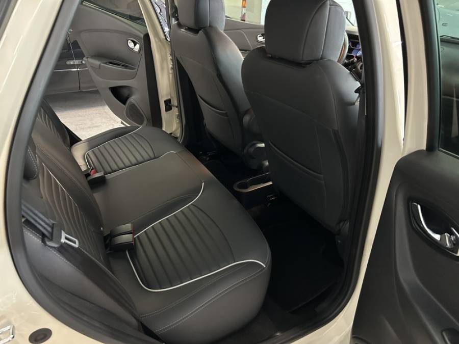 RENAULT - CAPTUR - 2017/2018 - Bege - R$ 78.800,00