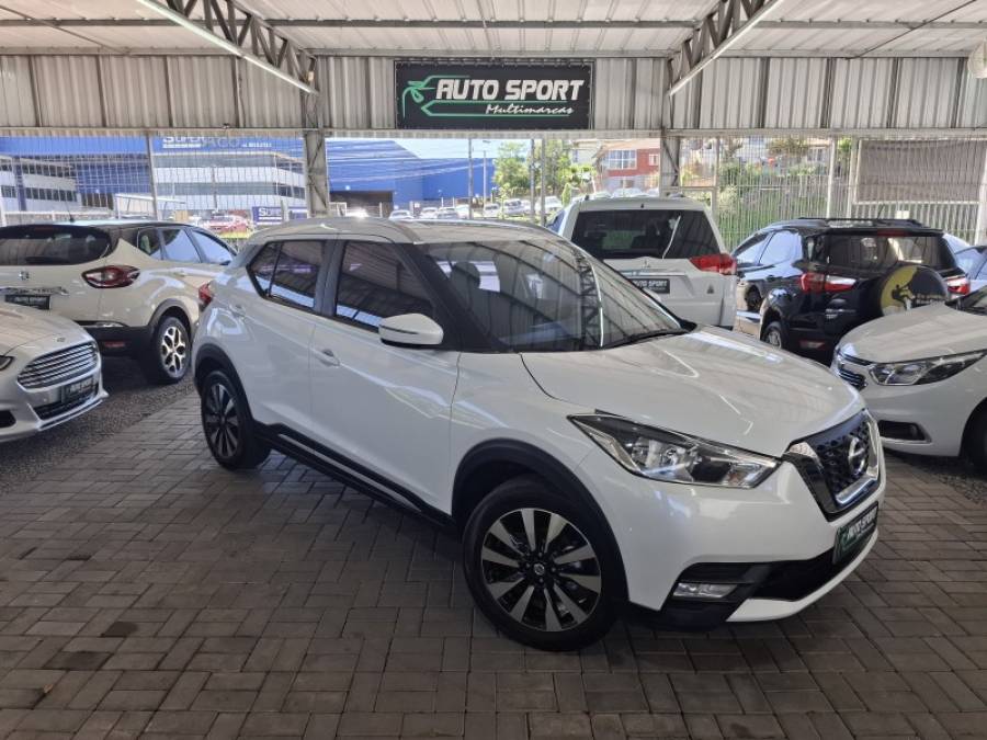 NISSAN - KICKS - 2017/2018 - Branca - R$ 77.900,00