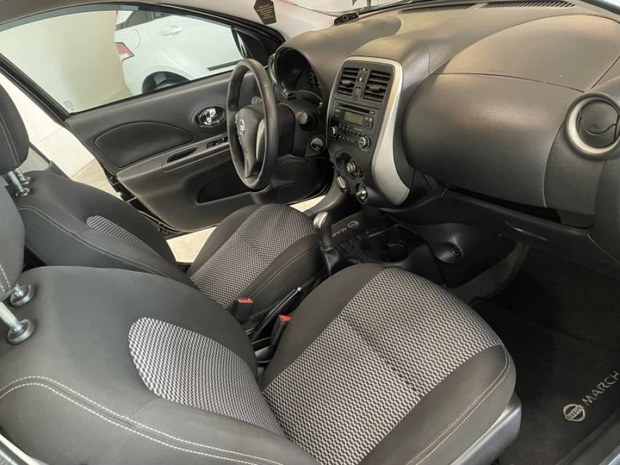 NISSAN - MARCH - 2017/2018 - Preta - R$ 46.000,00