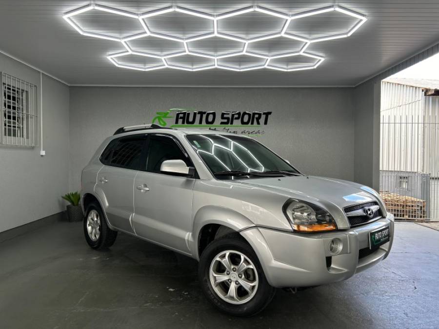 HYUNDAI - TUCSON - 2015/2016 - Prata - R$ 66.000,00