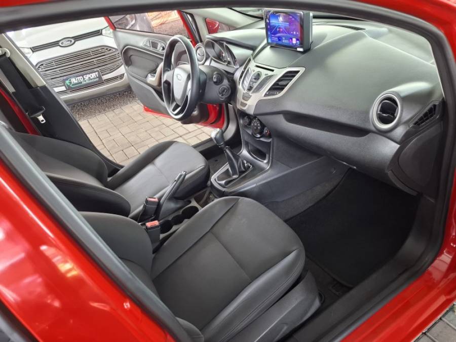 FORD - FIESTA - 2012/2012 - Vermelha - R$ 41.000,00