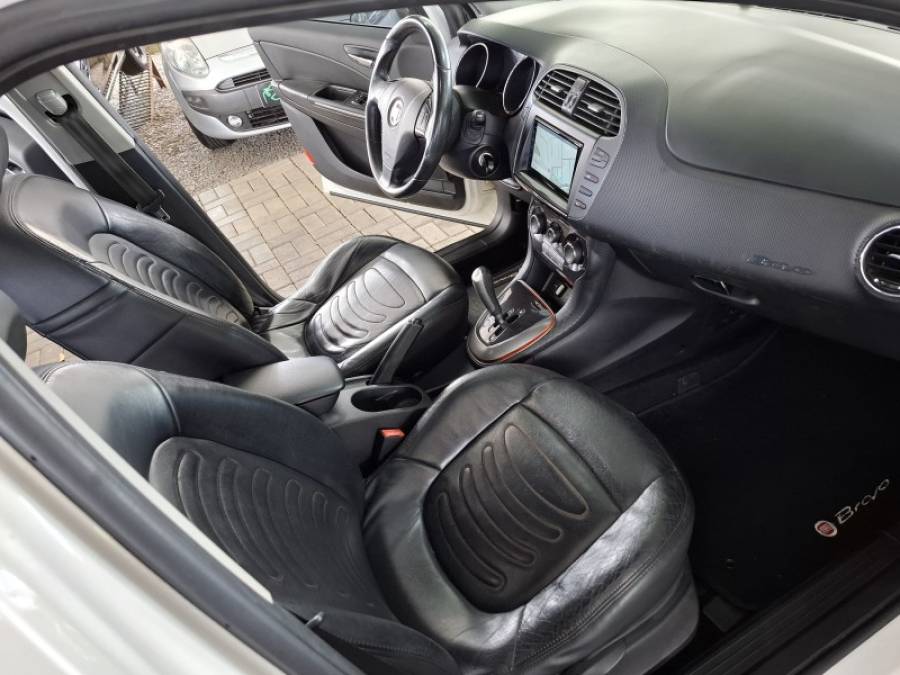 FIAT - BRAVO - 2012/2013 - Branca - R$ 35.900,00