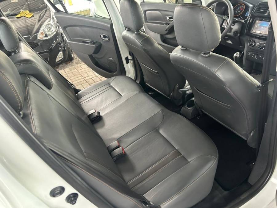 RENAULT - SANDERO - 2015/2015 - Branca - R$ 47.900,00