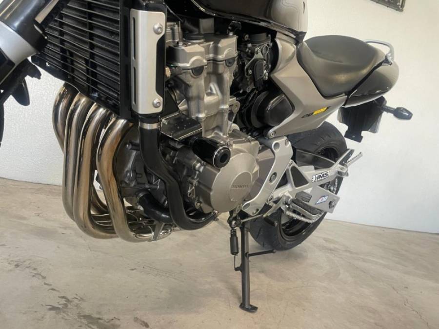 HONDA - CB 600F - 2005/2005 - Preta - R$ 27.900,00