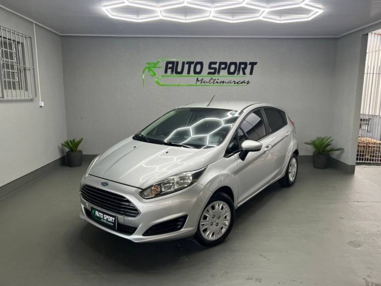 FORD - FIESTA - 2013/2014 - Prata - R$ 41.900,00