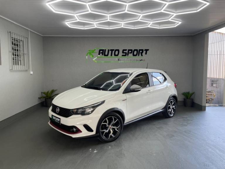 FIAT - ARGO - 2019/2020 - Branca - R$ 71.900,00