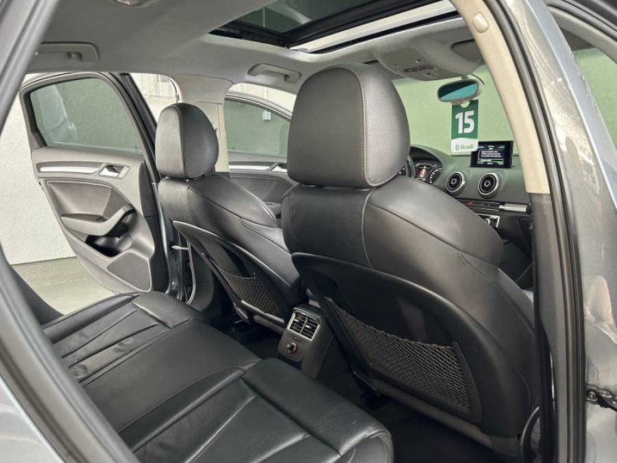 AUDI - A3 - 2015/2015 - Cinza - R$ 91.900,00