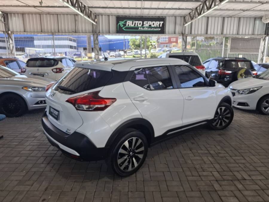 NISSAN - KICKS - 2017/2018 - Branca - R$ 77.900,00