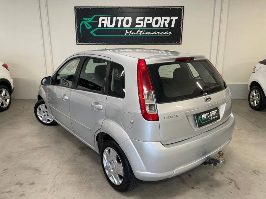 FORD - FIESTA - 2010/2010 - Prata - R$ 28.900,00