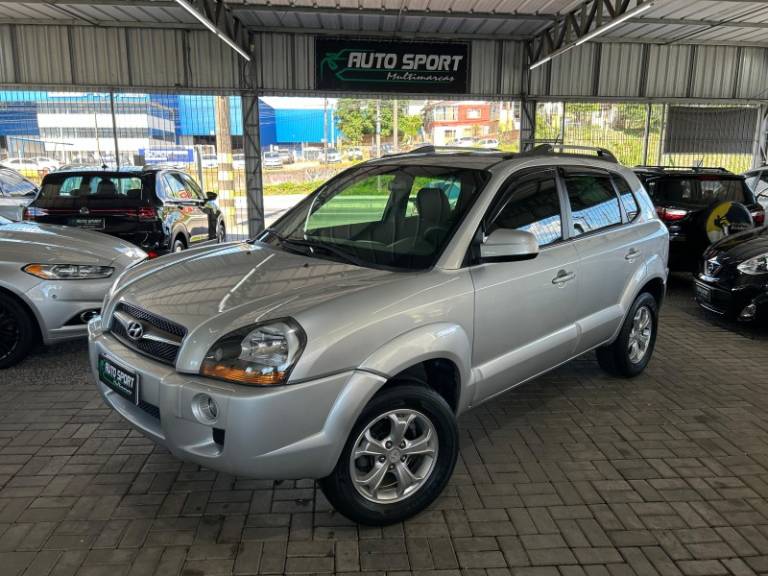 HYUNDAI - TUCSON - 2015/2016 - Prata - R$ 67.000,00