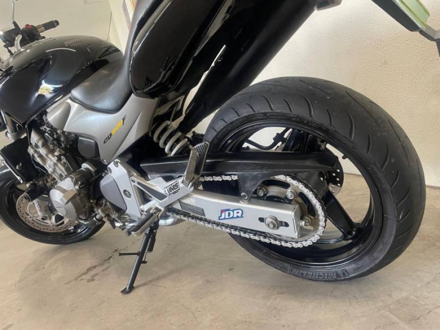 HONDA - CB 600F - 2005/2005 - Preta - R$ 27.900,00