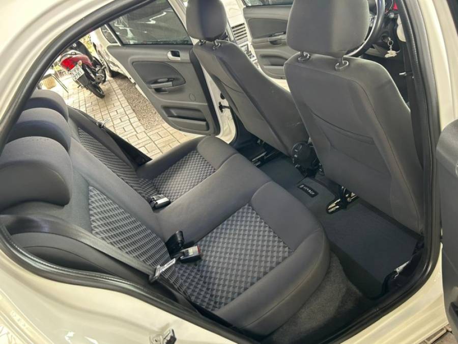 VOLKSWAGEN - VOYAGE - 2015/2015 - Branca - R$ 43.900,00