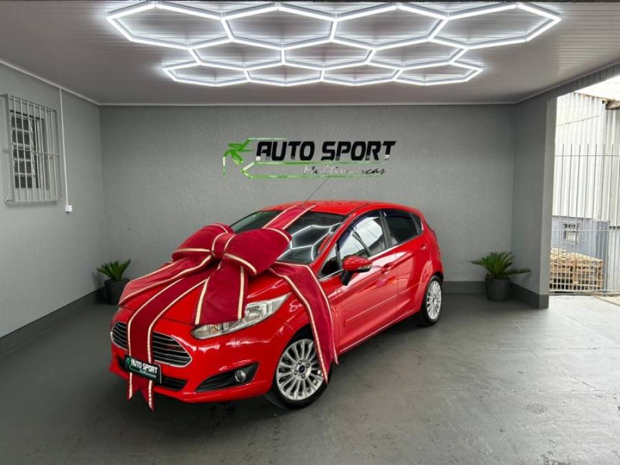 FORD - FIESTA - 2013/2014 - Vermelha - R$ 45.000,00