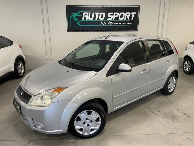 FORD - FIESTA - 2010/2010 - Prata - R$ 28.900,00