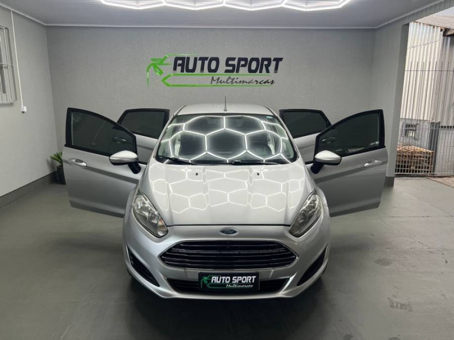 FORD - FIESTA - 2013/2014 - Prata - R$ 41.900,00