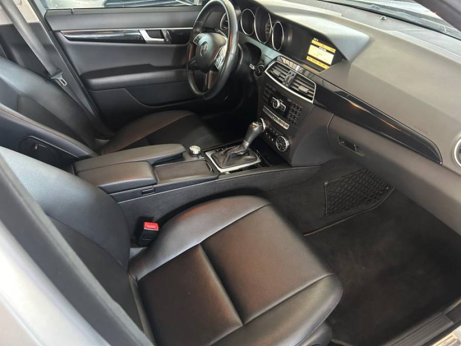 MERCEDES-BENZ - C 180 - 2012/2012 - Prata - R$ 74.900,00