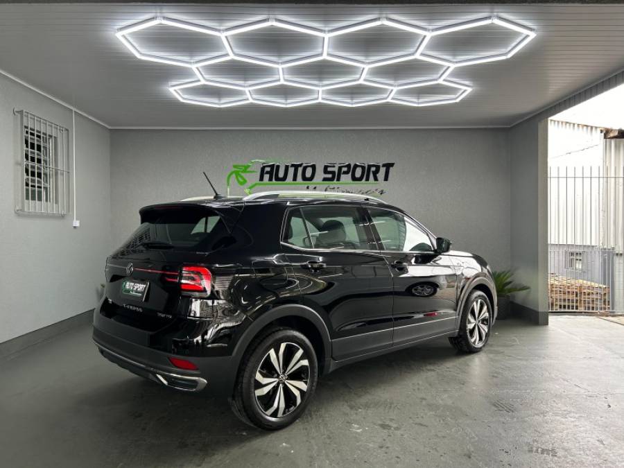 VOLKSWAGEN - T-CROSS - 2022/2022 - Preta - R$ 117.800,00
