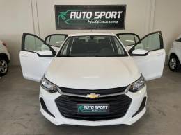 CHEVROLET - ONIX - 2021/2021 - Branca - R$ 74.900,00