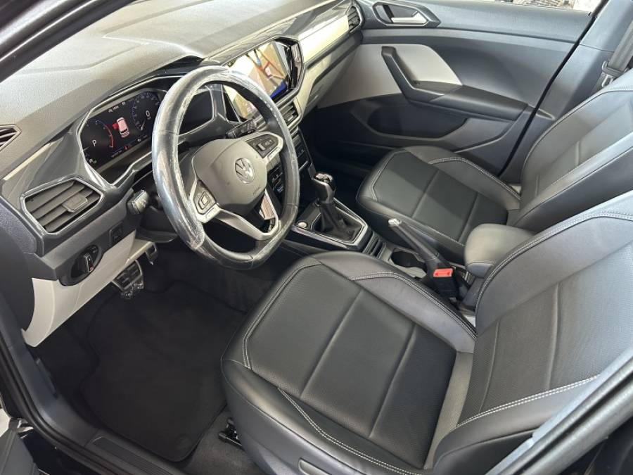 VOLKSWAGEN - T-CROSS - 2022/2022 - Preta - R$ 118.800,00