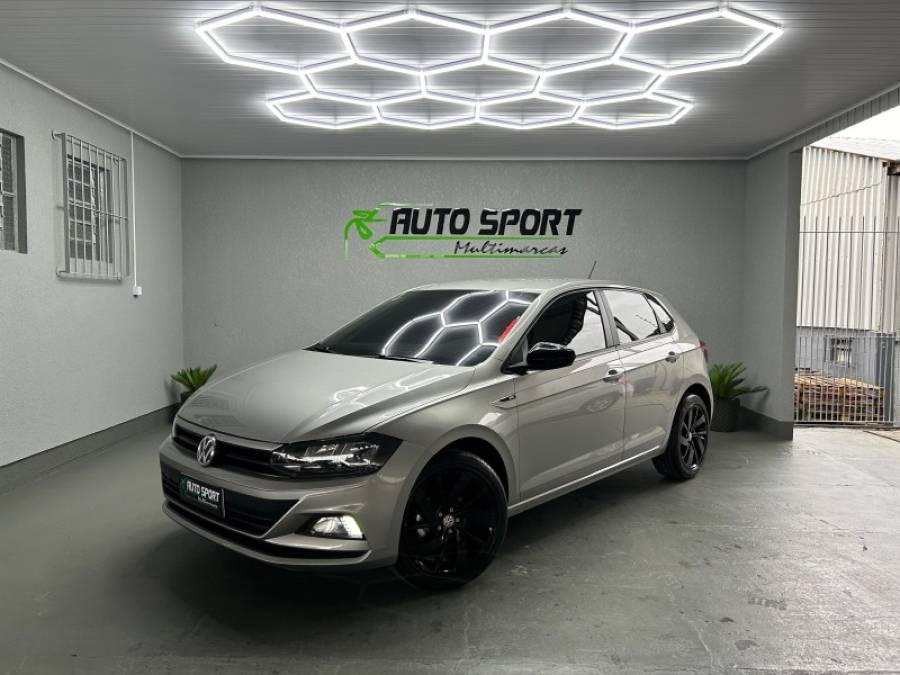 VOLKSWAGEN - POLO - 2017/2018 - Prata - R$ 68.990,00