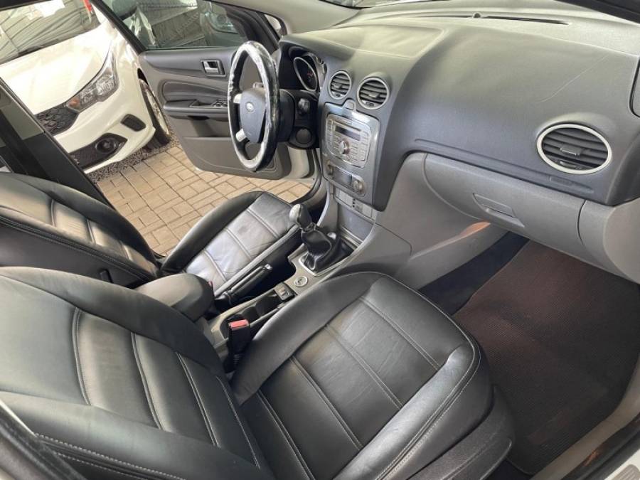 FORD - FOCUS - 2013/2013 - Branca - Sob Consulta