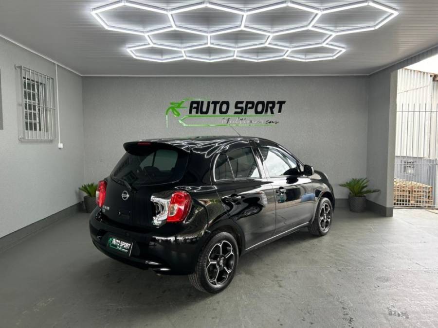 NISSAN - MARCH - 2017/2018 - Preta - R$ 46.000,00