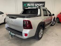 RENAULT - DUSTER OROCH - 2016/2017 - Prata - R$ 75.000,00