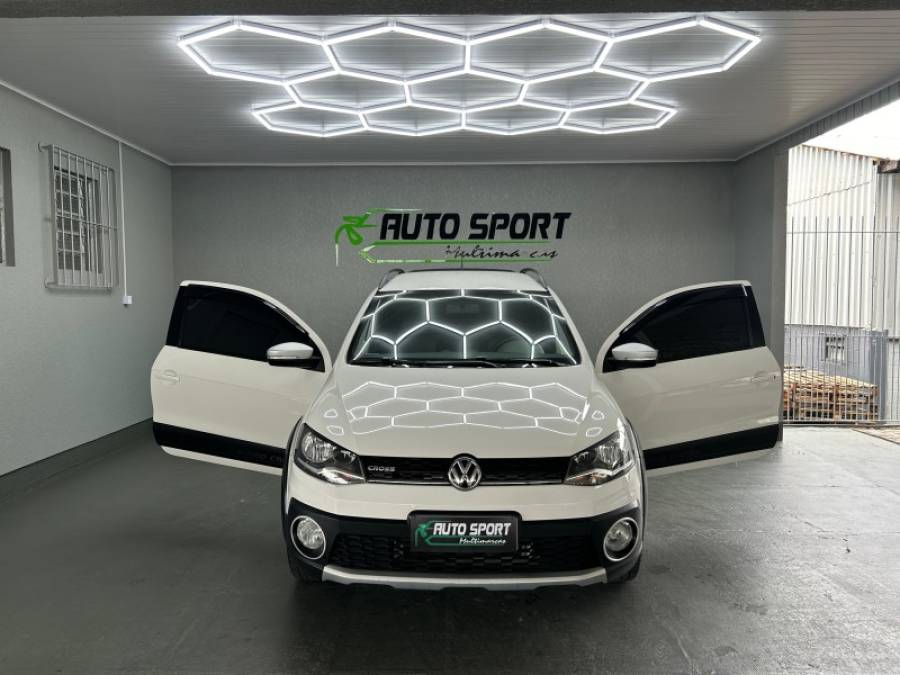 VOLKSWAGEN - SAVEIRO - 2015/2015 - Branca - R$ 76.990,00