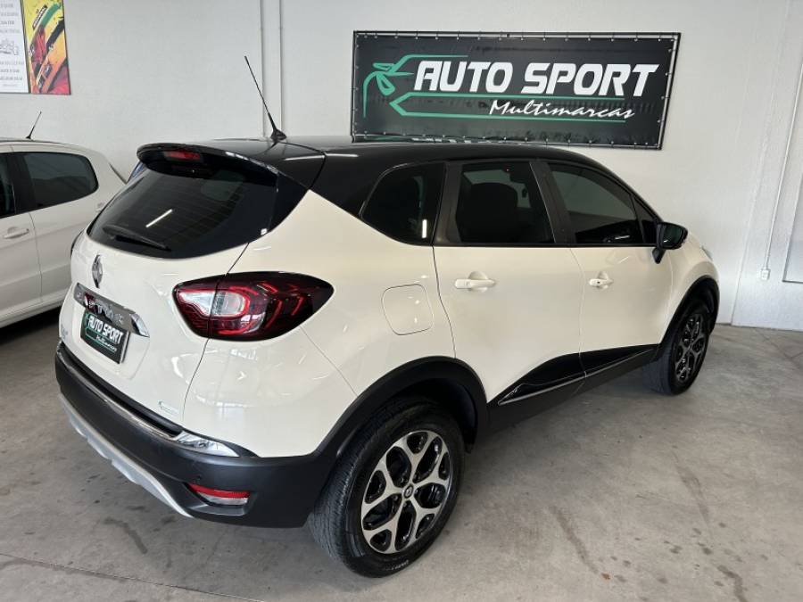 RENAULT - CAPTUR - 2017/2018 - Branca - R$ 80.000,00