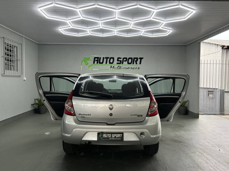RENAULT - SANDERO - 2008/2009 - Prata - R$ 28.800,00