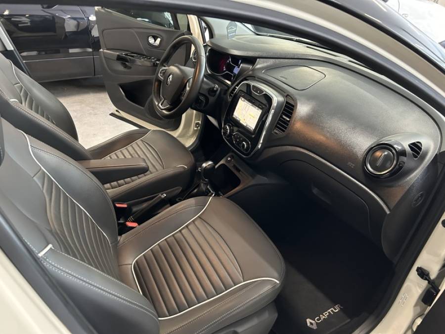 RENAULT - CAPTUR - 2017/2018 - Bege - R$ 78.800,00