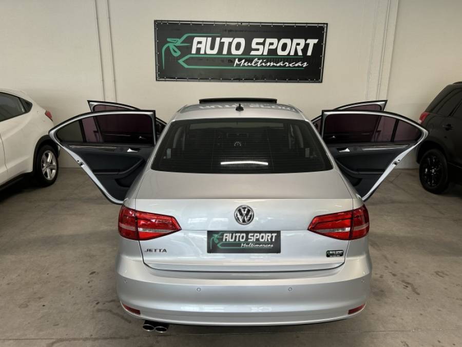 VOLKSWAGEN - JETTA - 2015/2015 - Prata - R$ 73.900,00