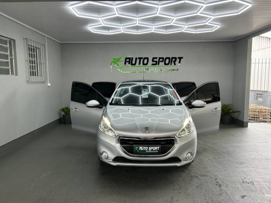 PEUGEOT - 208 - 2015/2016 - Prata - R$ 56.000,00