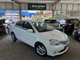 TOYOTA - ETIOS - 2013/2013 - Branca - R$ 43.900,00