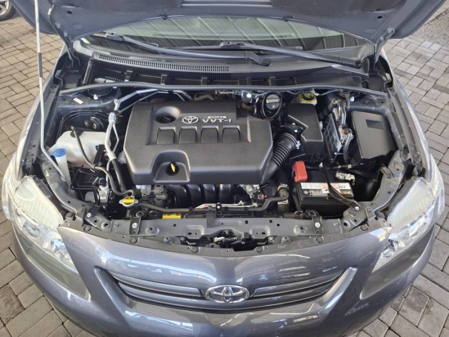 TOYOTA - COROLLA - 2010/2011 - Cinza - R$ 61.900,00